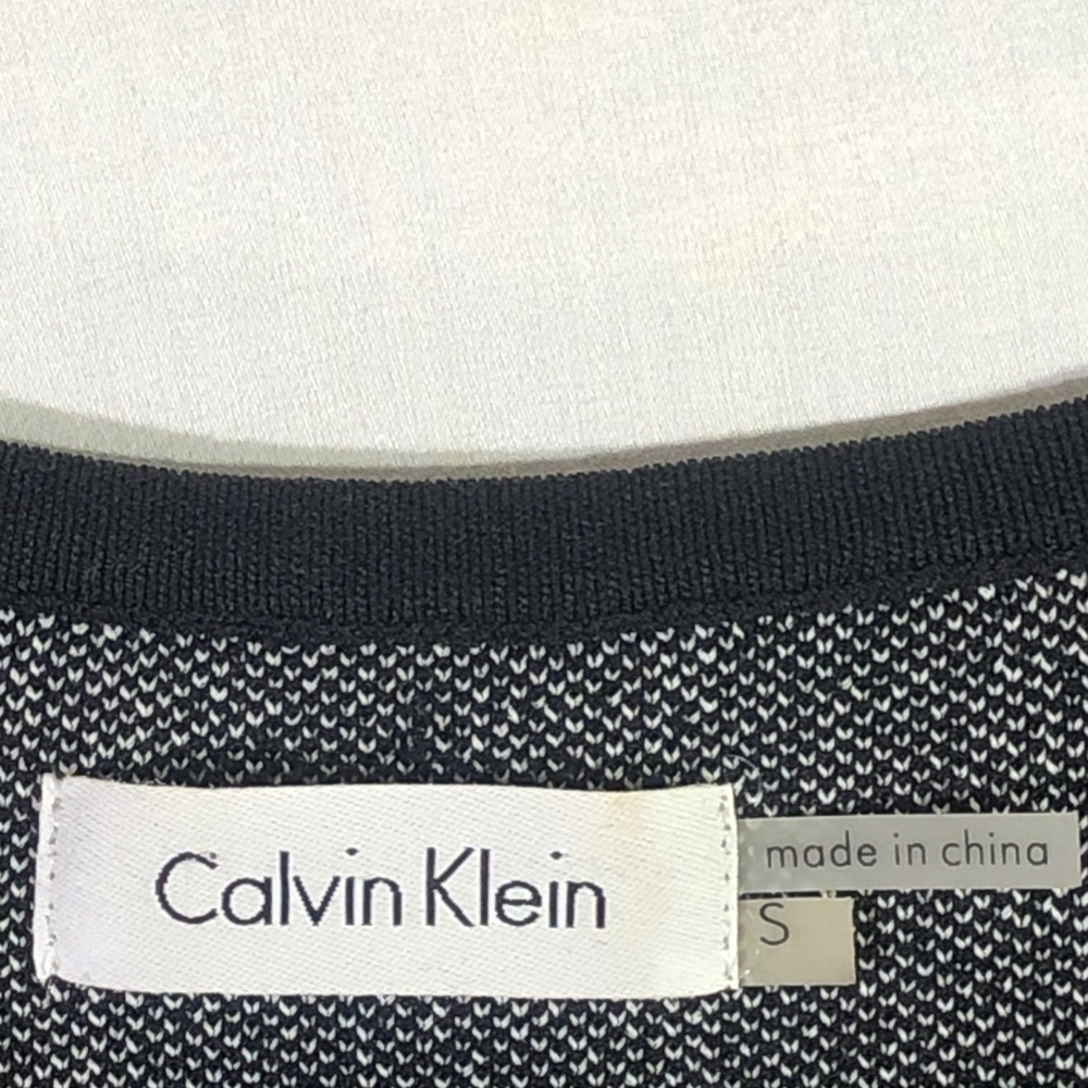 Calvin Klein NWOT White Floral on Black Knit Dress, Size Small - Picture 2 of 6